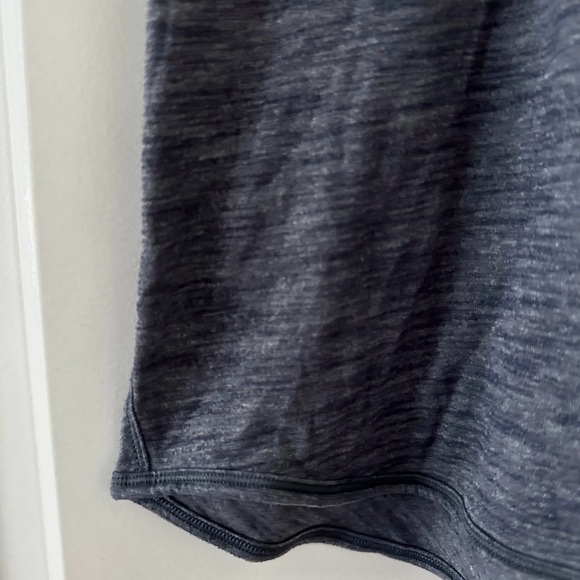 💙 Lululemon Essential Dark Blue Heather Racerback Tank Top Womens Size 4 Workout - Picture 8 of 16